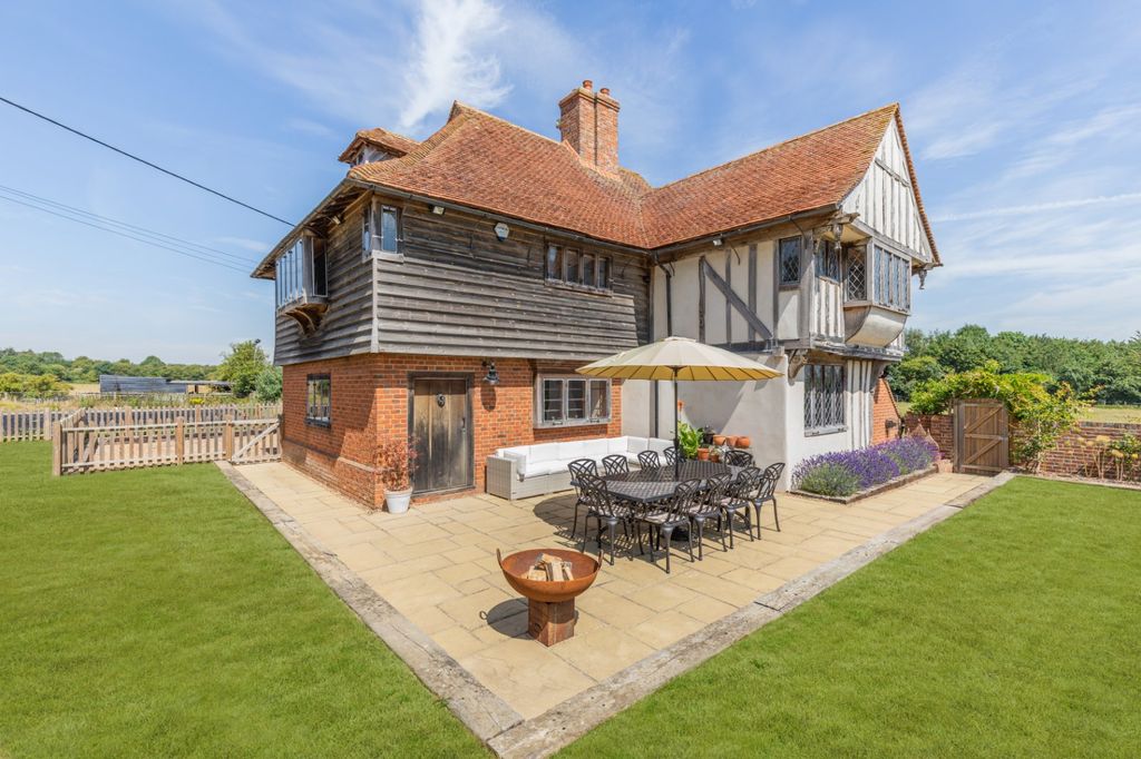 Property photo 2 of 31 Home Farm House