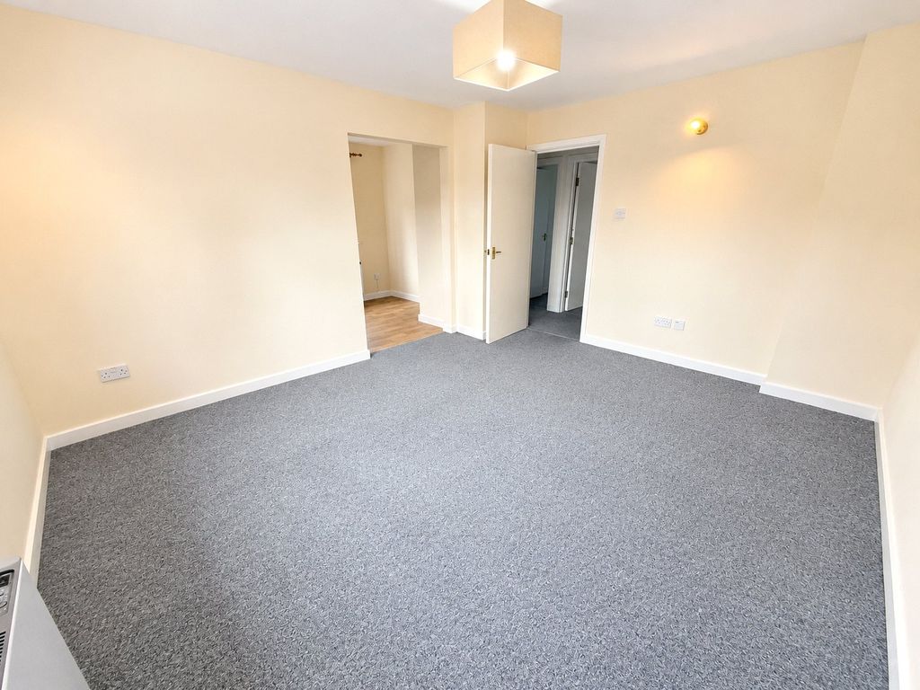 Property photo 3 of 9 Picture No. 01