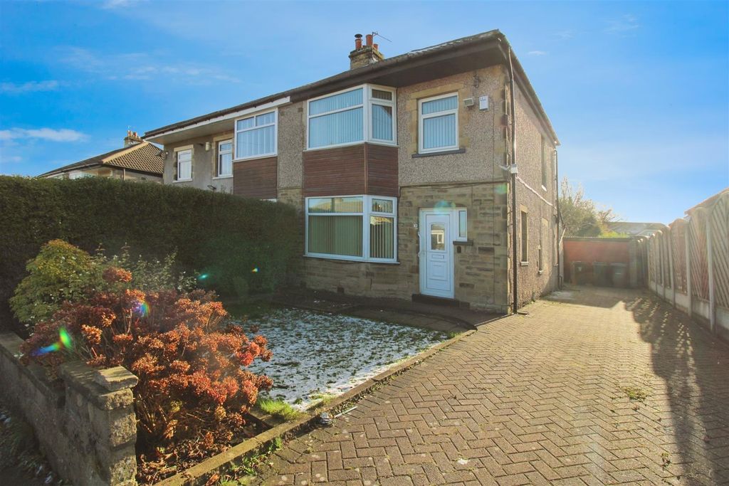 Property photo 1 of 19 External