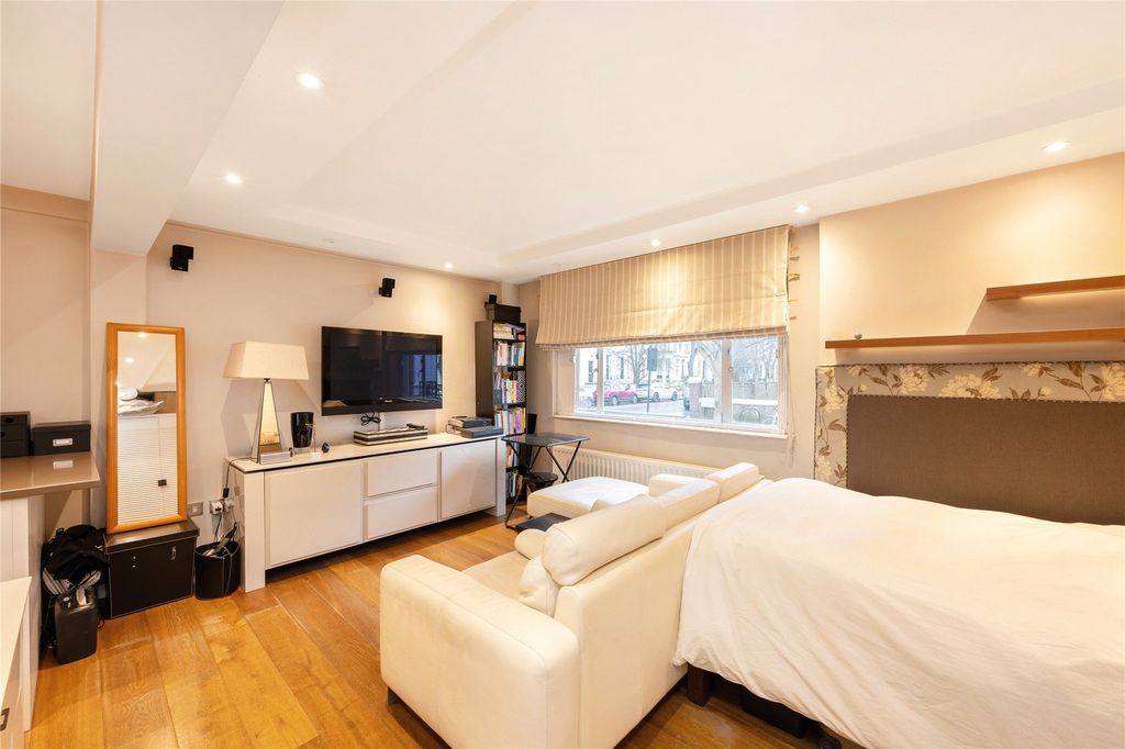 Property photo 1 of 10 Picture No. 05