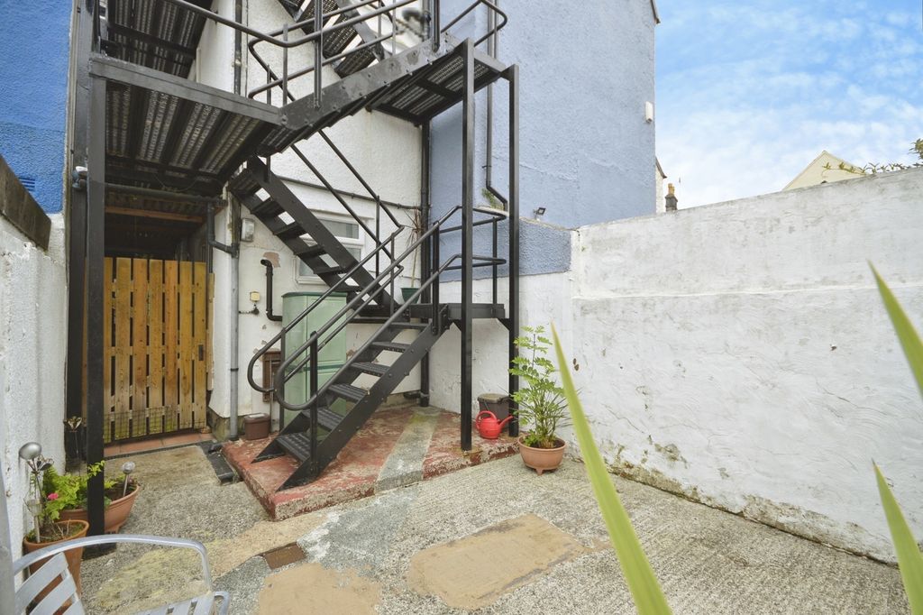 Additional image 19 of 2 bed flat for saleBeach Road, Menai Bridge, Isle Of Anglesey LL59