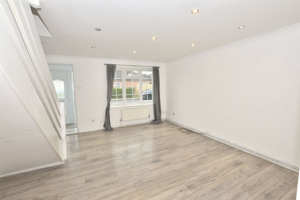 Property photo 1 of 11 Lounge
