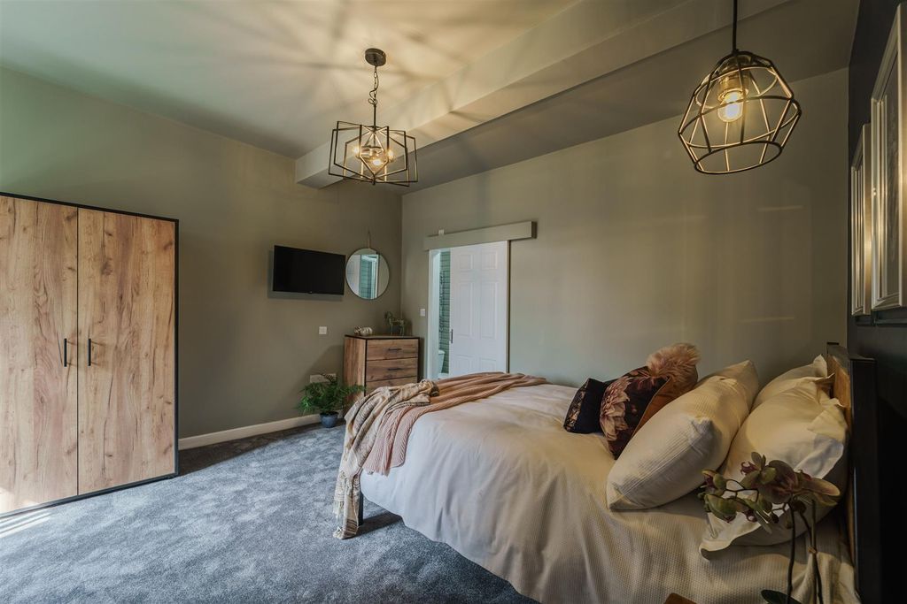 Property photo 1 of 13 027-A7R01557-Hdr.Jpg