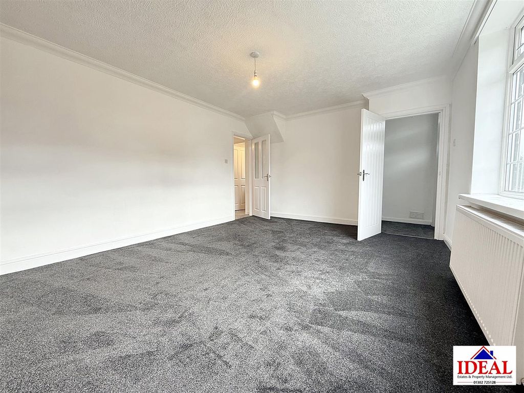 Property photo 3 of 16 Image00003.Jpg