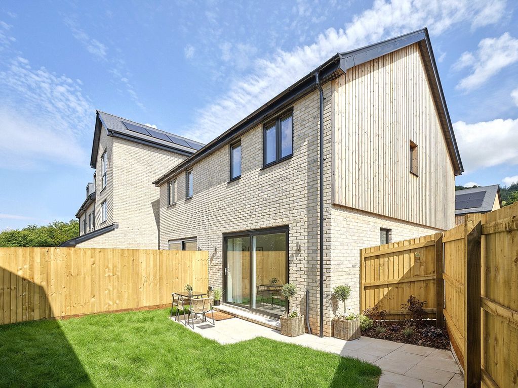 Property photo 2 of 11 2-Bed Show Home