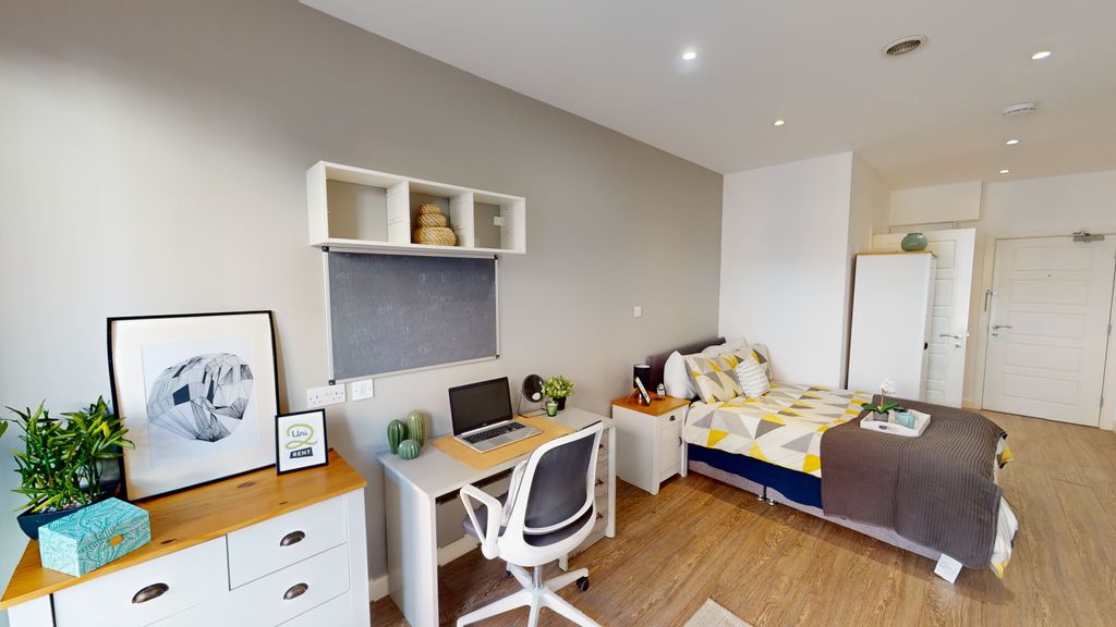 Property photo 1 of 4 Studio Room