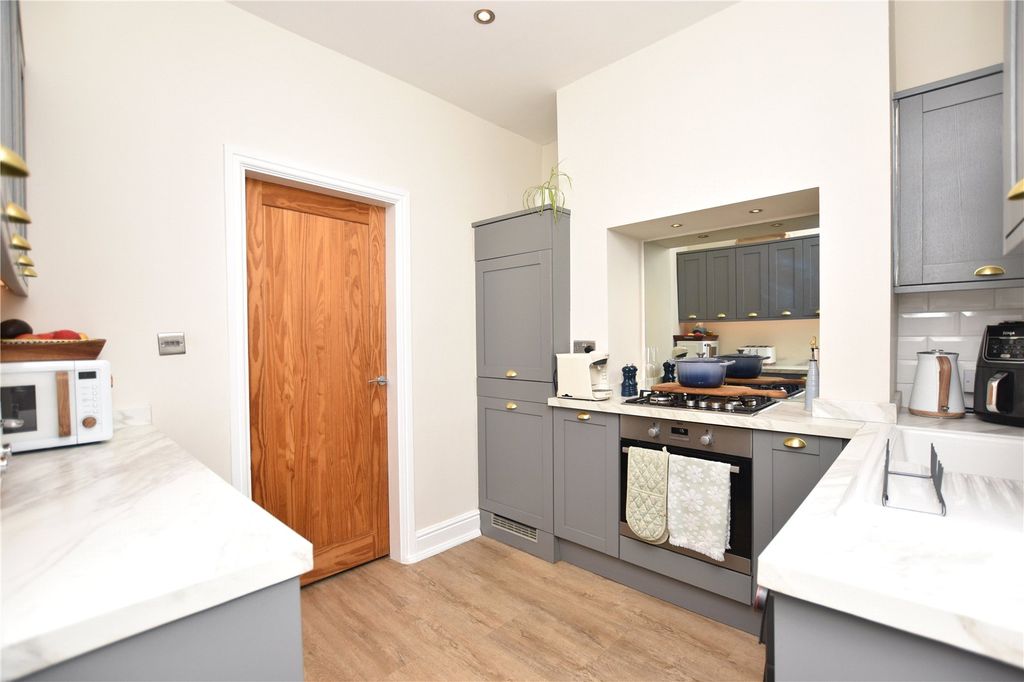 Property photo 3 of 18 Picture No. 08