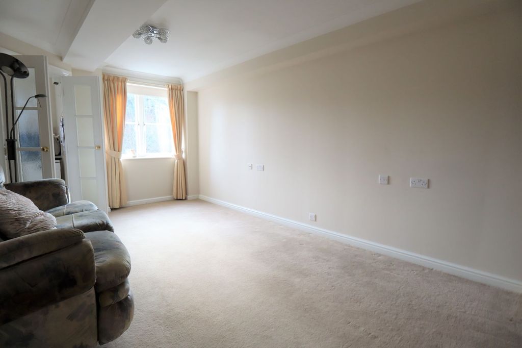 Property photo 2 of 9