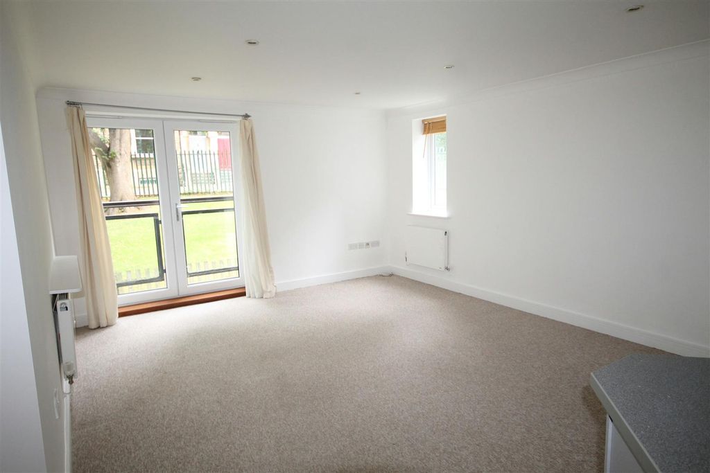 Property photo 3 of 13 Img_9054.Jpg