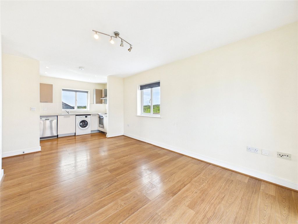 Property photo 3 of 10 Picture 3