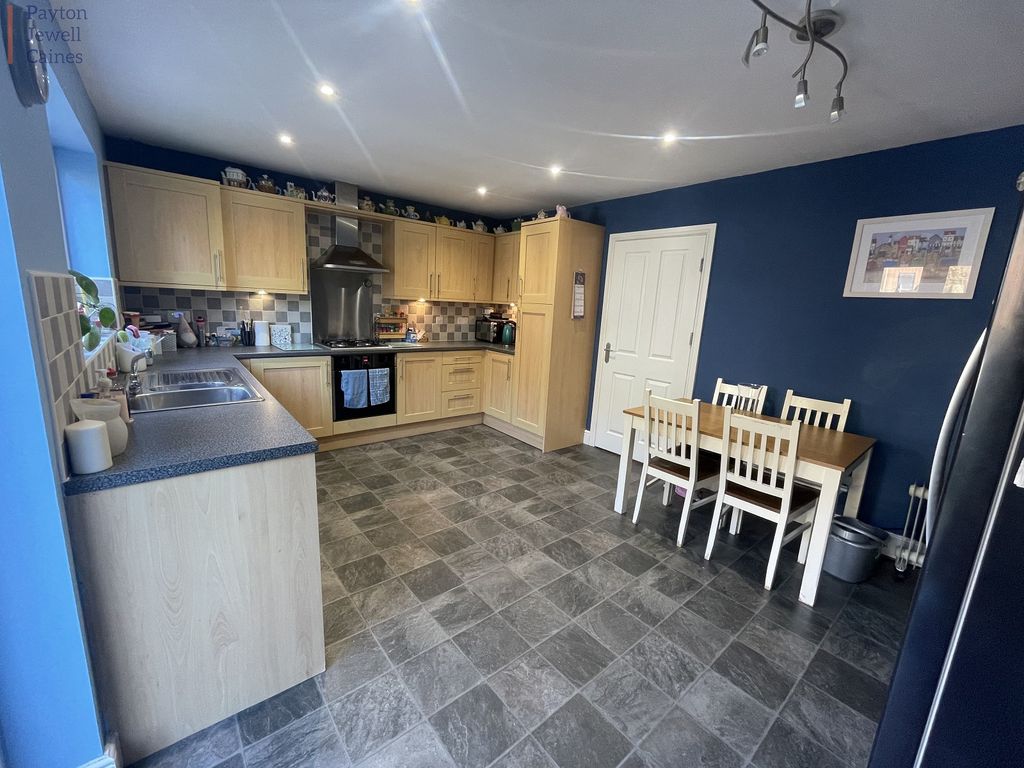 Property photo 3 of 16 Not Specified