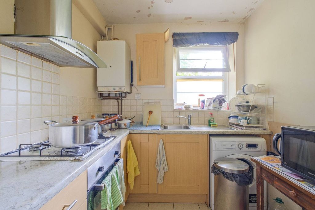 Property photo 3 of 5