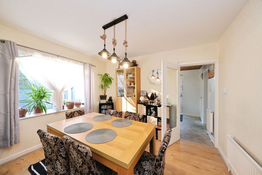 Property photo 2 of 15 Dining Room