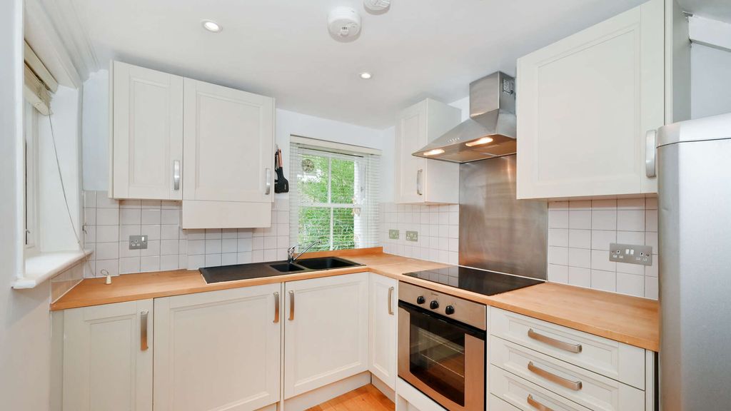 Property photo 2 of 6
