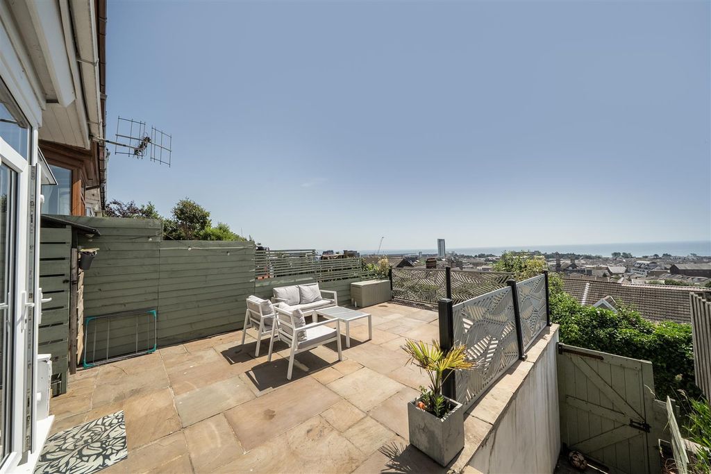 Property photo 3 of 44 1483177-5-6A3d17327A09F.Jpg