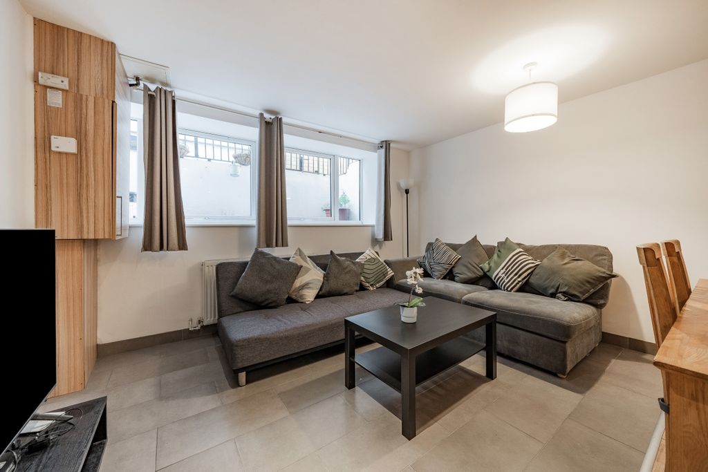 Property photo 3 of 6 1183120 (2)