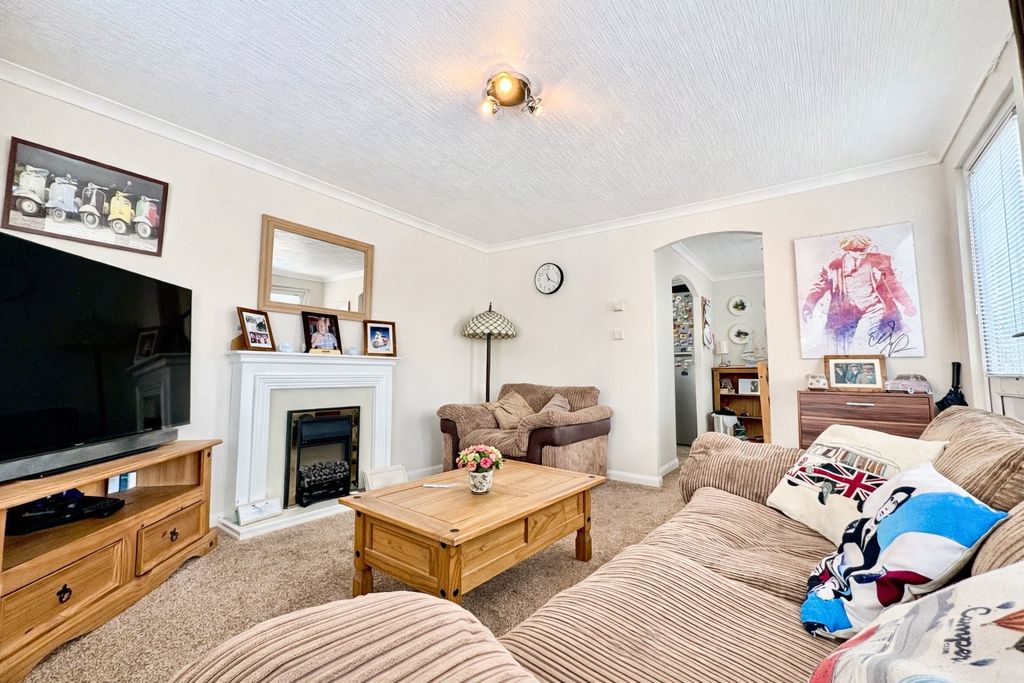 Property photo 2 of 18 Picture No. 25