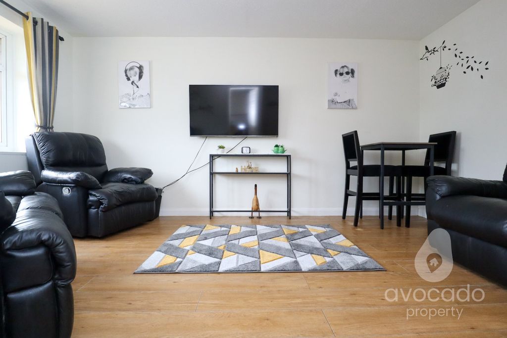 Property photo 2 of 9 4552295