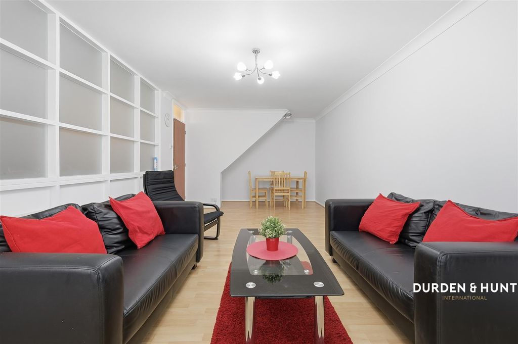 Property photo 3 of 20 New Wanstead