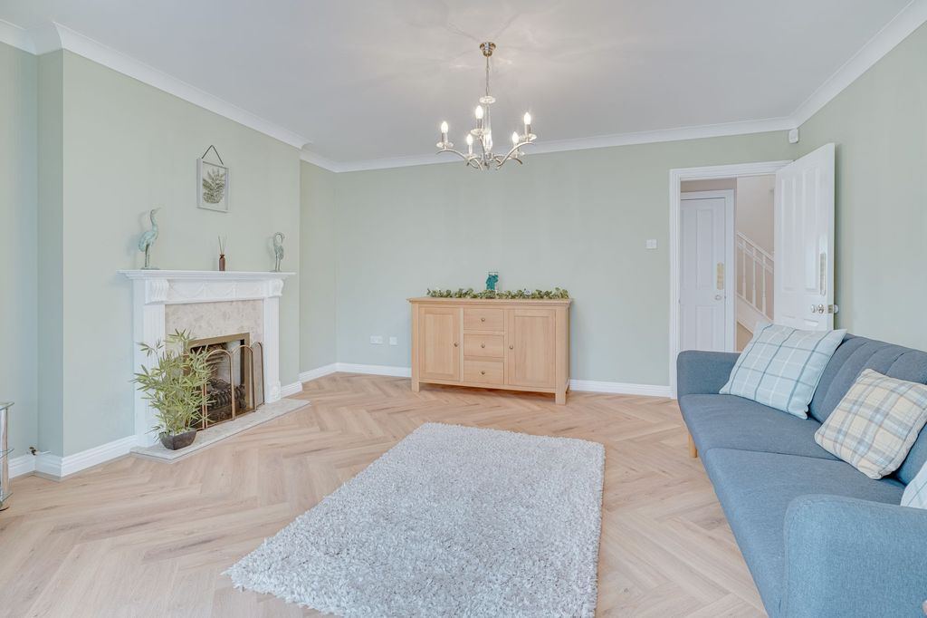 Property photo 2 of 24