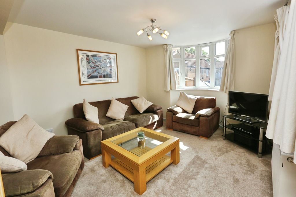 Property photo 3 of 20