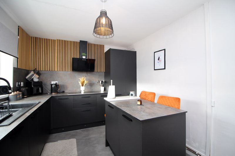 Property photo 2 of 13 Kitchen
