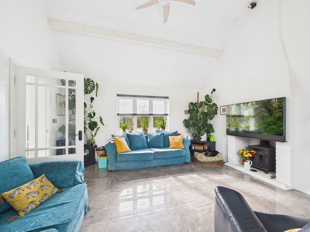 Property photo 3 of 22