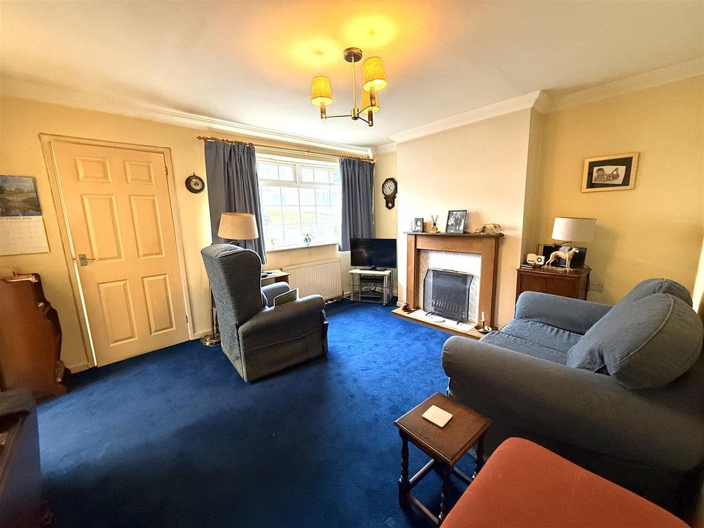 Property photo 2 of 13 27 Somerset Lo.Jpeg