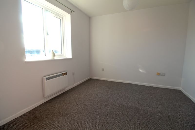 Property photo 3 of 10 Bedroom