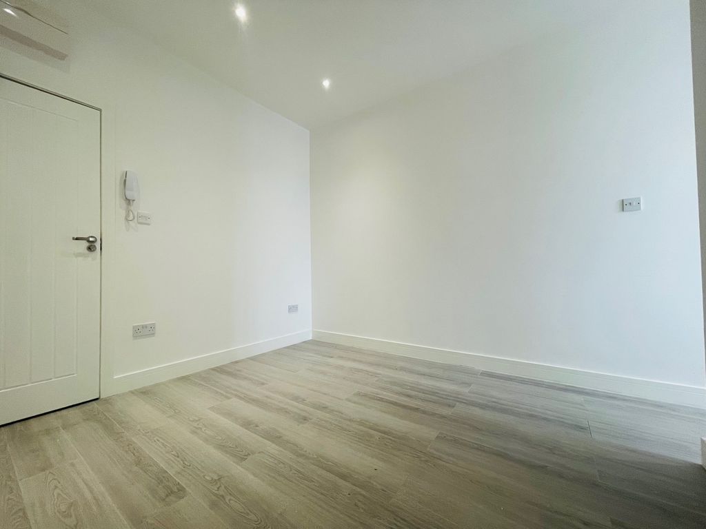 Property photo 1 of 4 Image