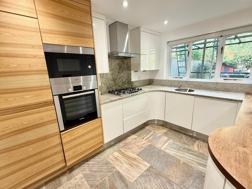 Property photo 2 of 12