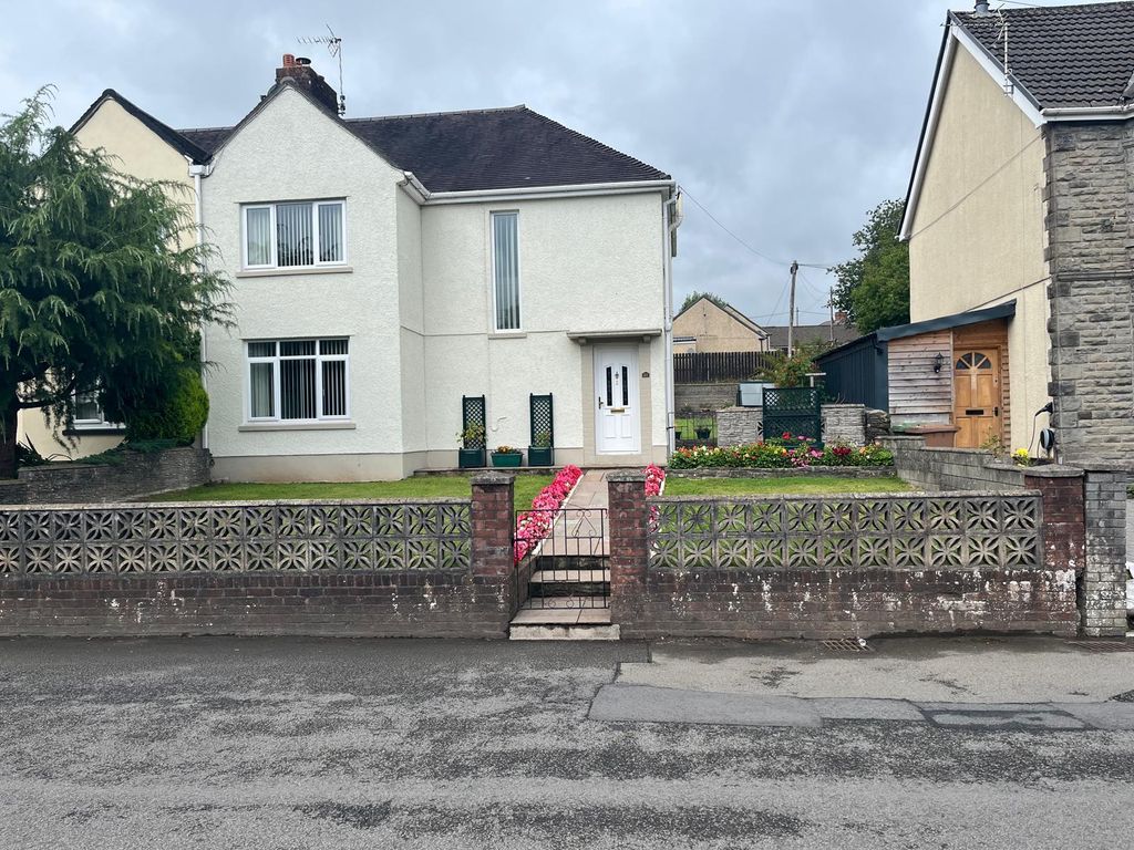 Property photo 1 of 32