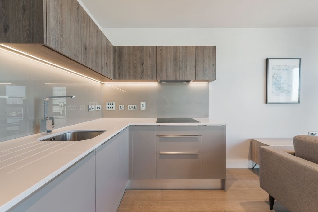 Property photo 3 of 10 Kitchen