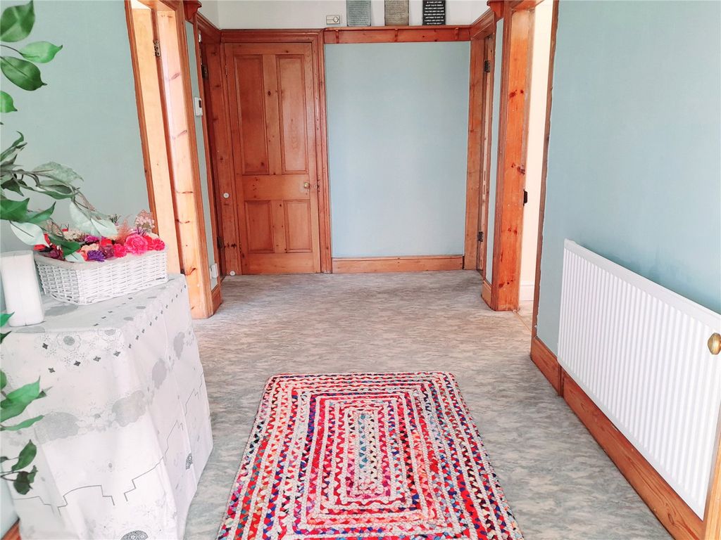 Property photo 3 of 19 Hall
