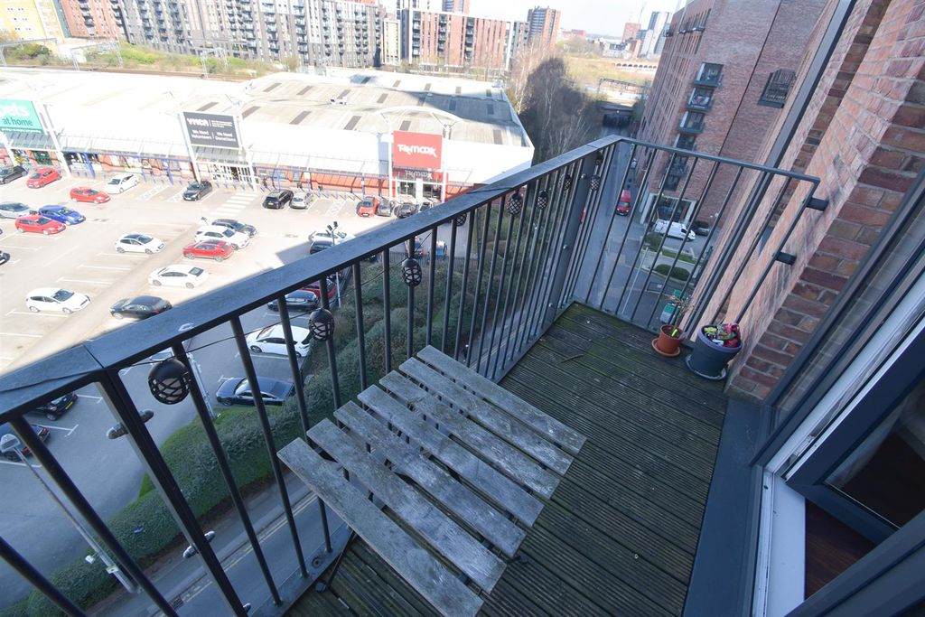 Property photo 3 of 18