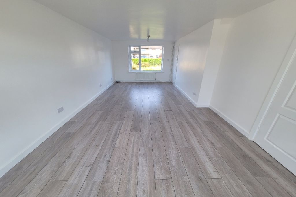 Property photo 2 of 11 Main Page