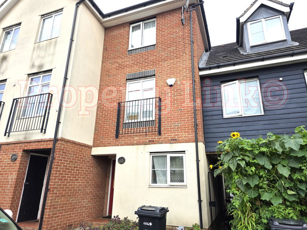 Property photo 2 of 26