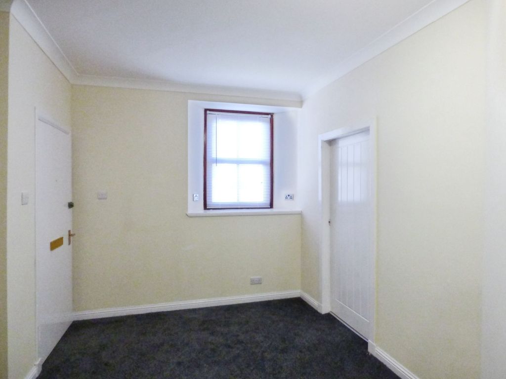 Property photo 2 of 24 Entrance Hall