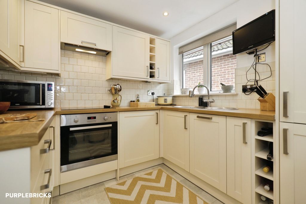 Property photo 1 of 23