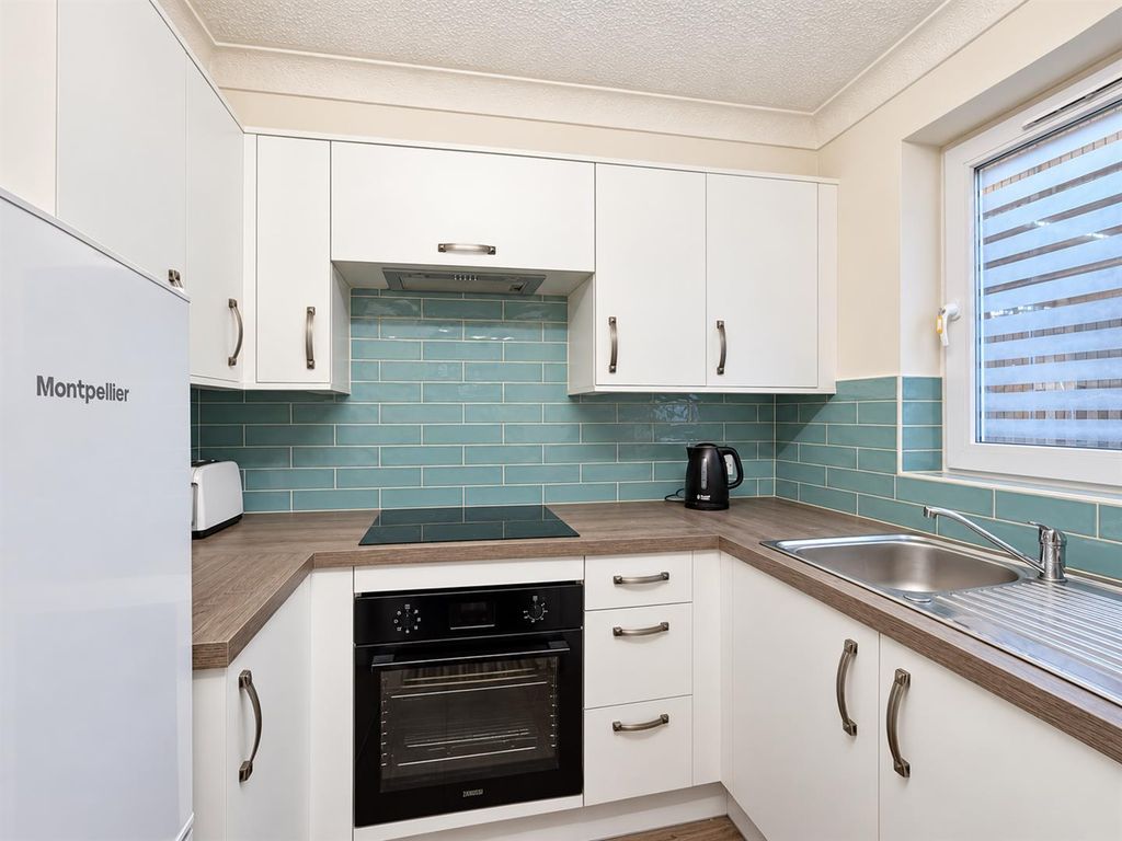 Property photo 3 of 8 48Ae0Ca5-Dda8-4CC9-87EE-Bc185356F82F.Png