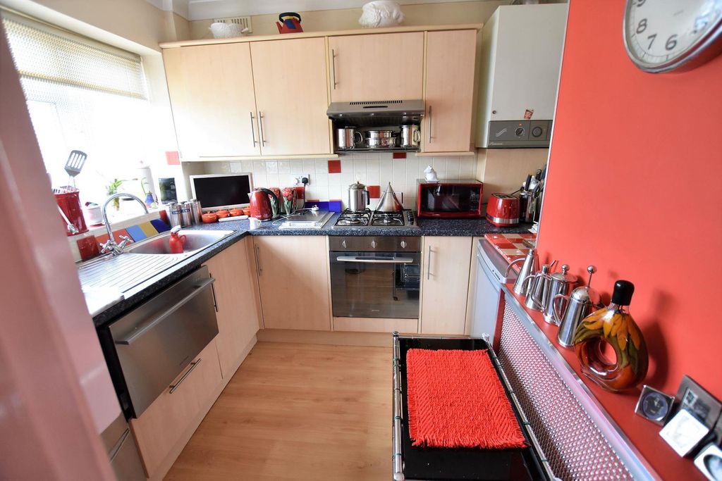 Property photo 3 of 14