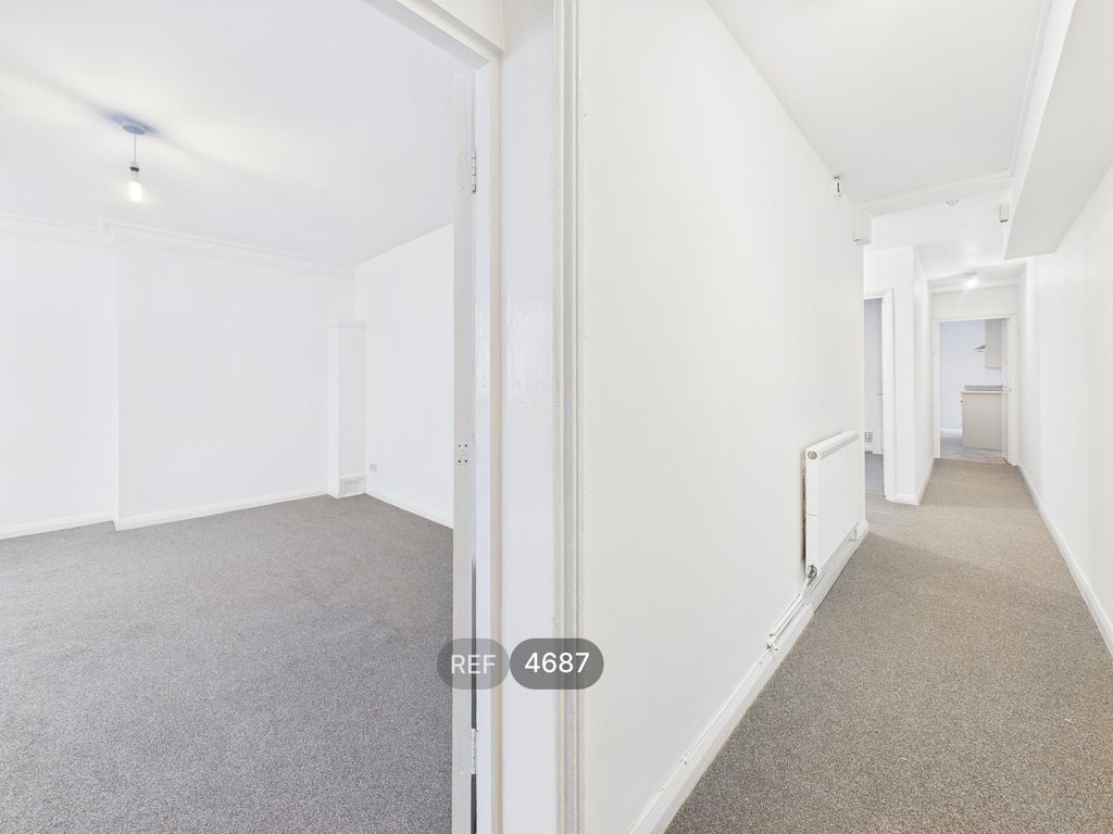 Property photo 3 of 13 Hallway