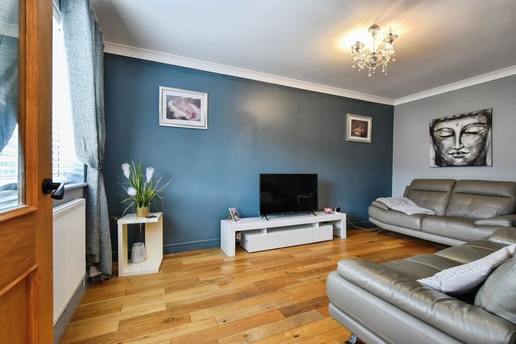 Property photo 3 of 25 Pbox-Img.Jpg