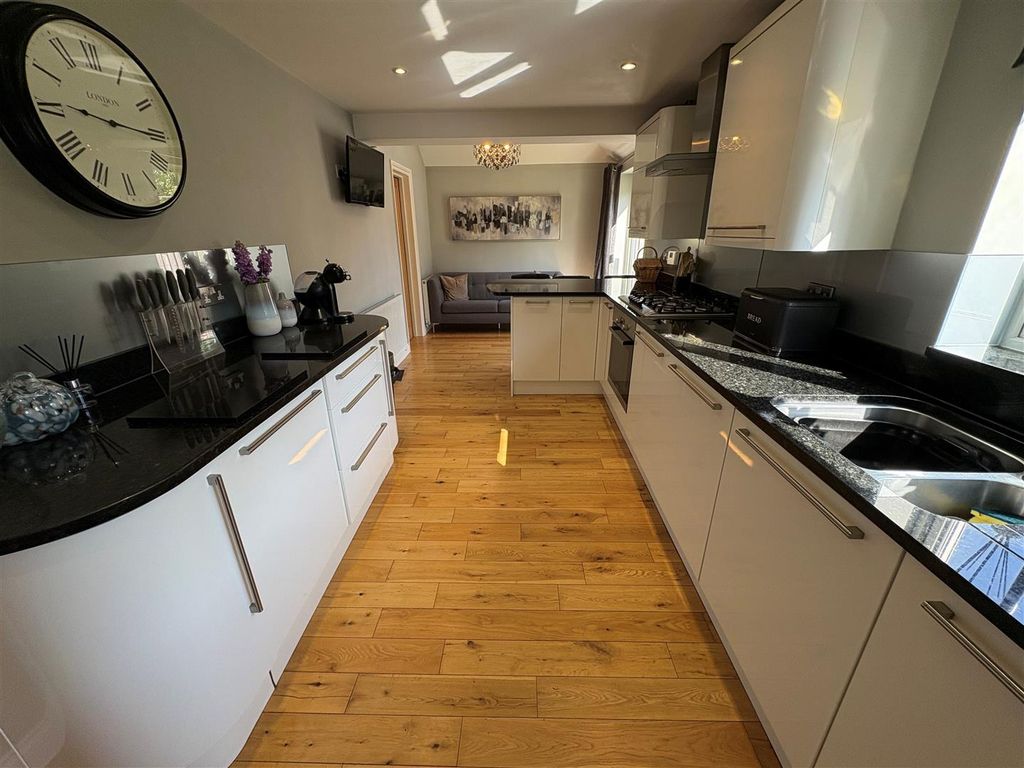 Additional image 9 of 4 bed detached house for saleHorton Street, Heckmondwike WF16