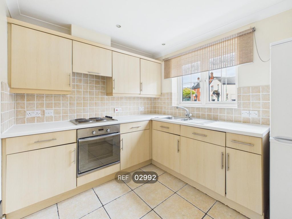 Property photo 2 of 19 Kitchen