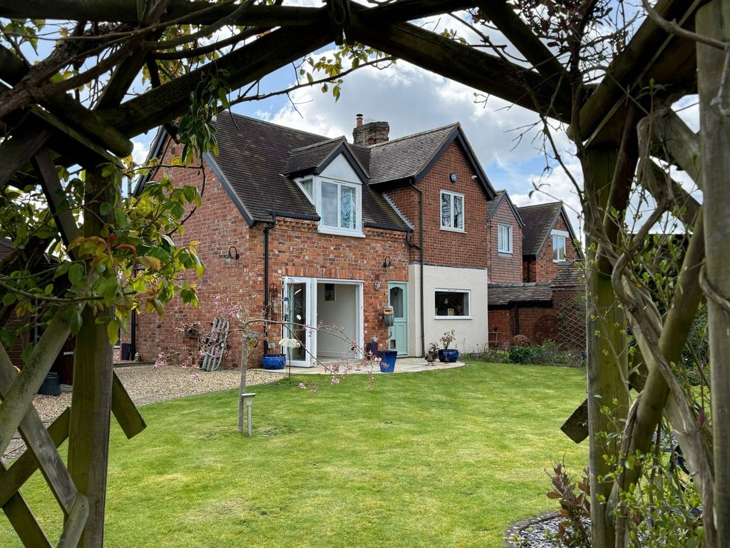 Property photo 1 of 33
