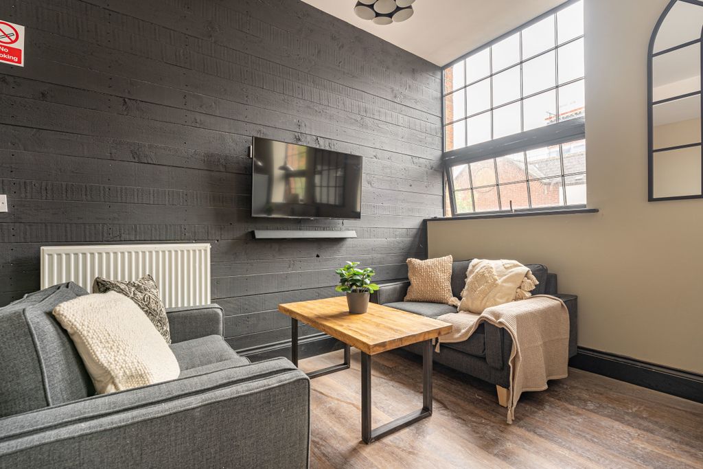 Property photo 1 of 17 The Hosiery Factory Flat F Living Room 1