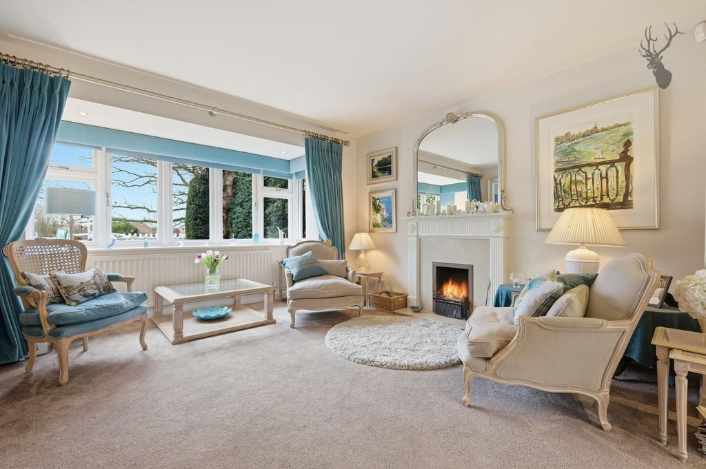 Property photo 2 of 31