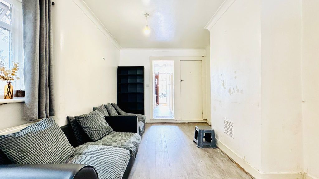 Property photo 2 of 7