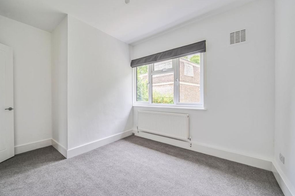 Property photo 2 of 9 Bedroom 1